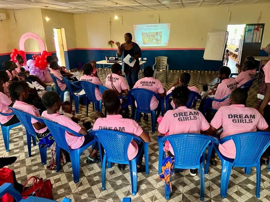 Natalie leading a DREAM Girls workshop session, a direct-service series she created with the Aberdeen Women's Centre in Sierra Leone